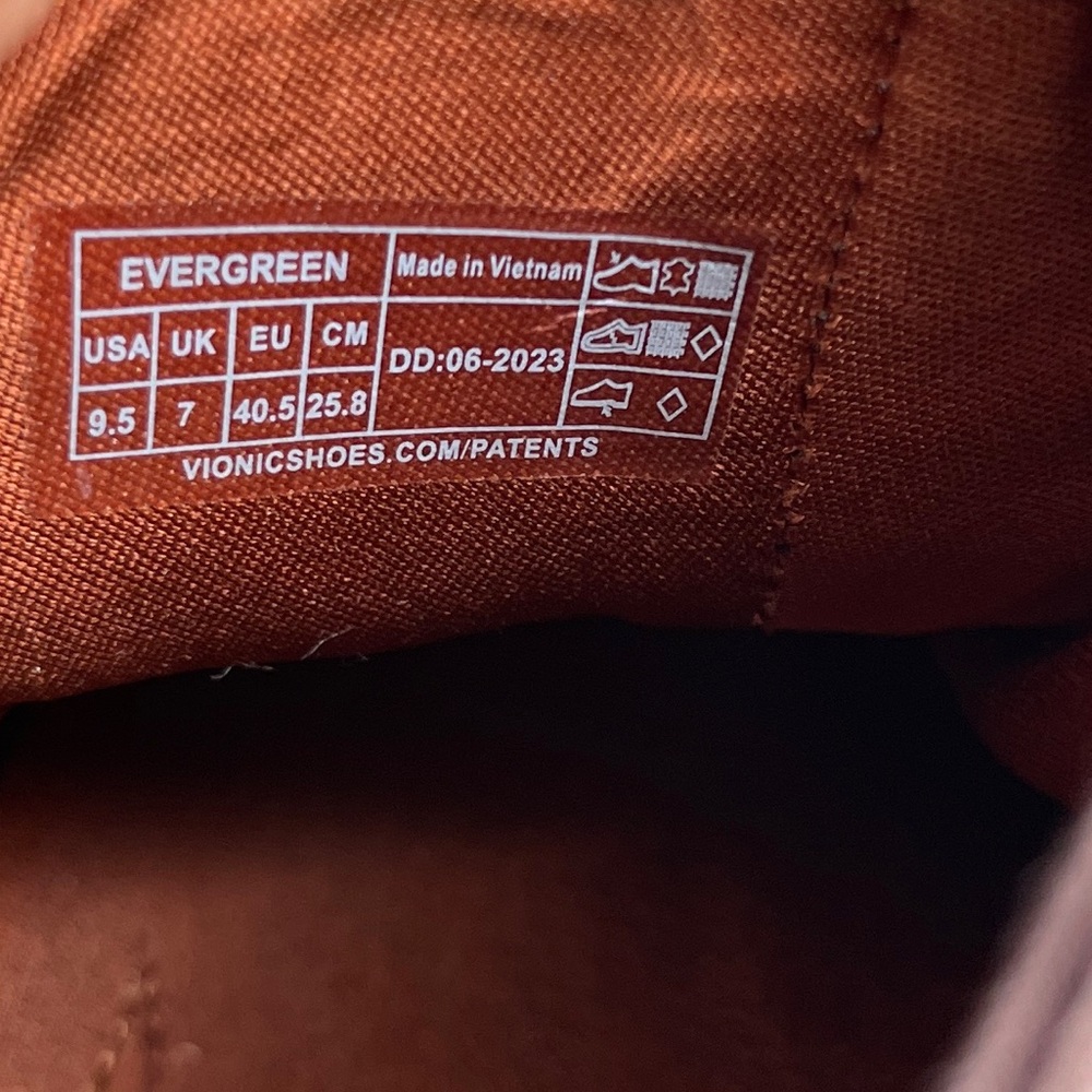 Vionic Water Resistant Brown Boots - Picture 10 of 11